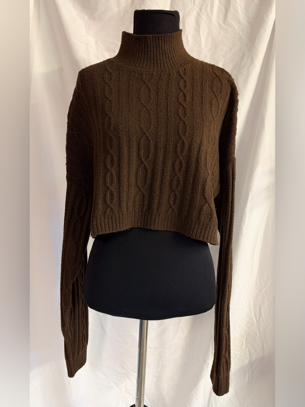ALO YOGA Cable Knit Cropped Winter Bliss Turtleneck Long Sleeve size small - Picture 6 of 9